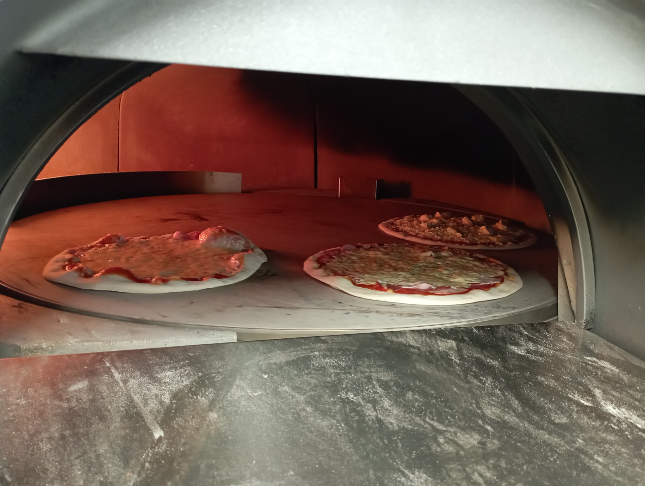 Servis R plus D - Pizza pec kombinace devo/plyn Pizzeria Tomto Chrudim